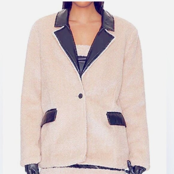 NWT $148 REVOLVE We Wore What faux fur sherpa leather blazer Small  Ivory /black - Picture 2 of 4